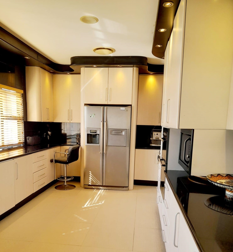 8 Bedroom Property for Sale in Umhlanga KwaZulu-Natal