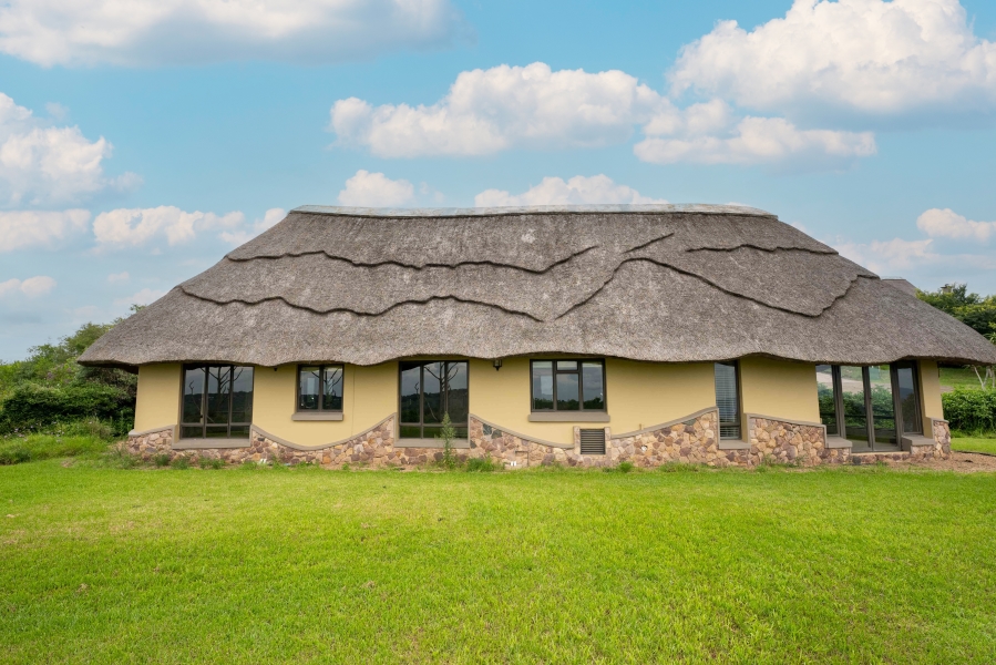 4 Bedroom Property for Sale in Phezulu KwaZulu-Natal