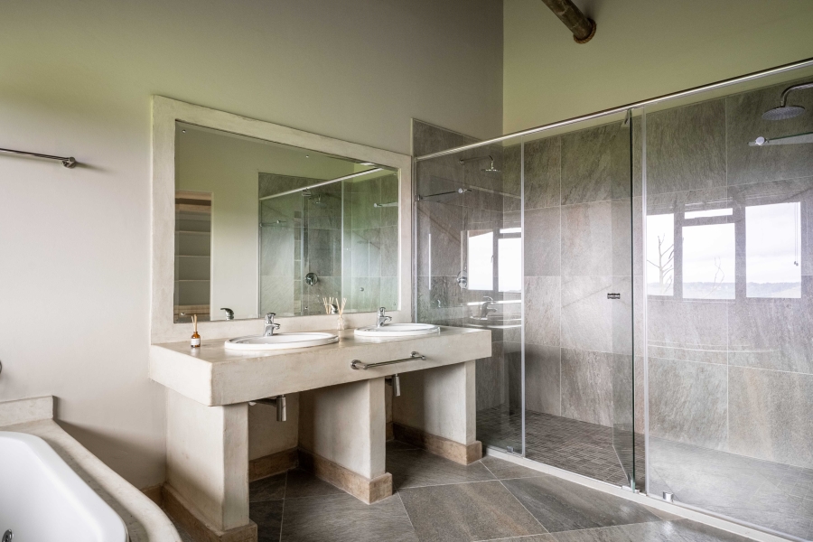 4 Bedroom Property for Sale in Phezulu KwaZulu-Natal