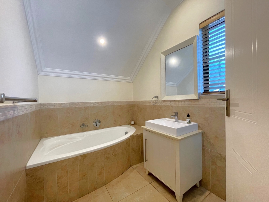 4 Bedroom Property for Sale in Thompsons Bay KwaZulu-Natal