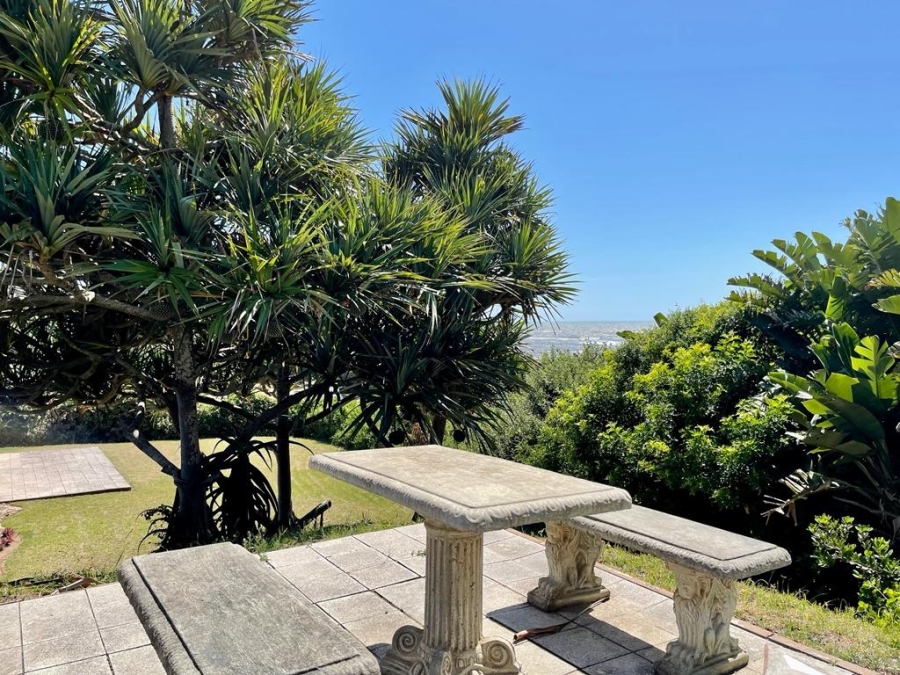 6 Bedroom Property for Sale in Tugela Mouth KwaZulu-Natal