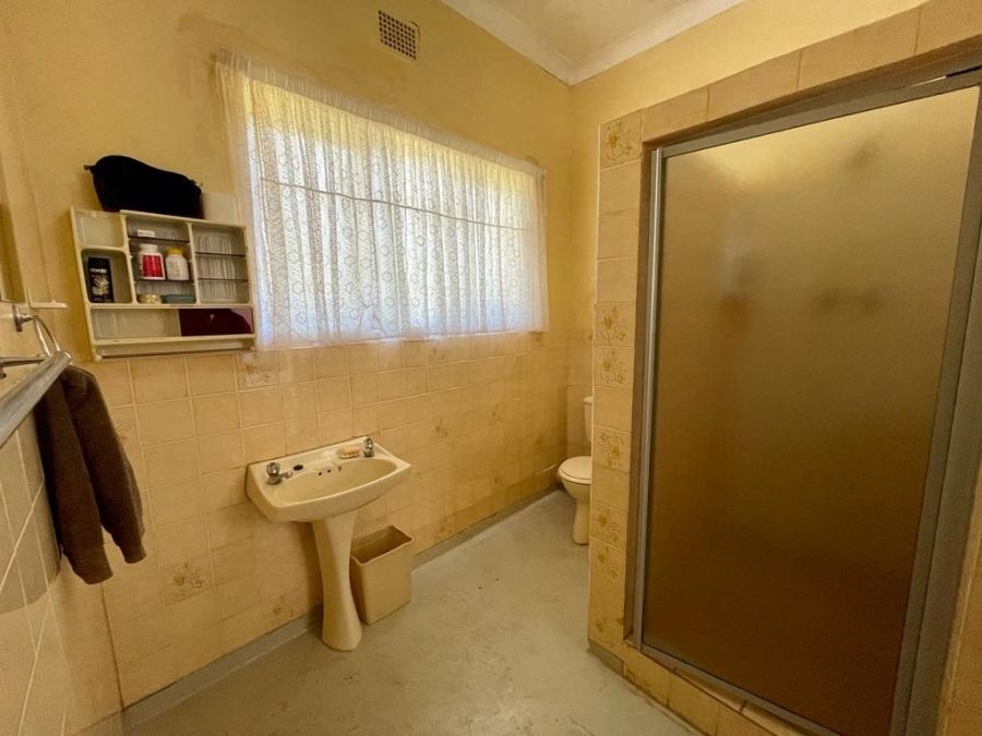 6 Bedroom Property for Sale in Tugela Mouth KwaZulu-Natal