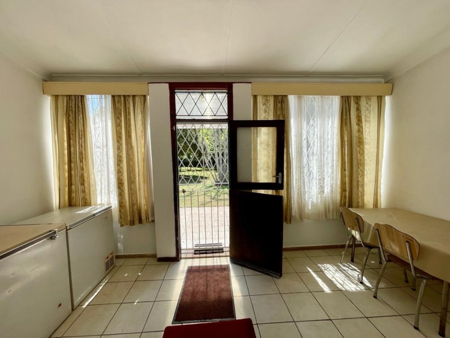 6 Bedroom Property for Sale in Tugela Mouth KwaZulu-Natal