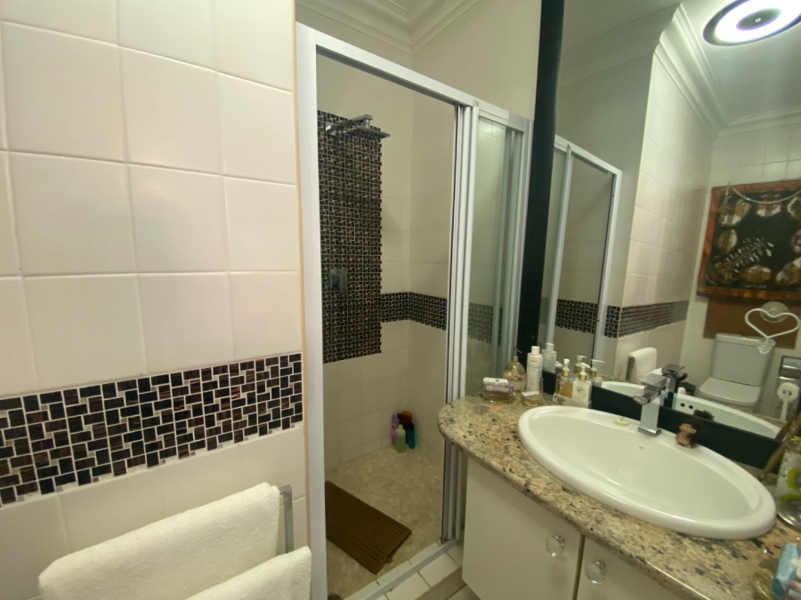 5 Bedroom Property for Sale in Meer En See KwaZulu-Natal