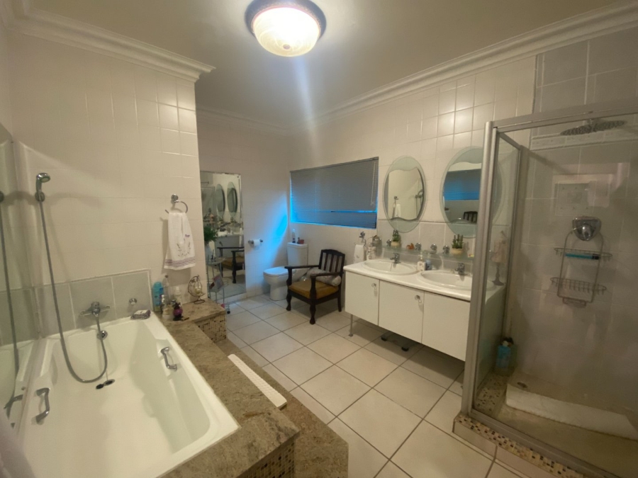 5 Bedroom Property for Sale in Meer En See KwaZulu-Natal