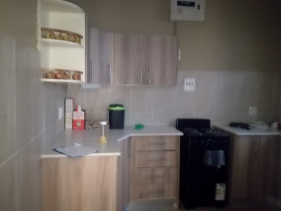 1 Bedroom Property for Sale in Essenwood KwaZulu-Natal