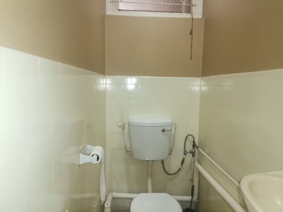 1 Bedroom Property for Sale in Essenwood KwaZulu-Natal