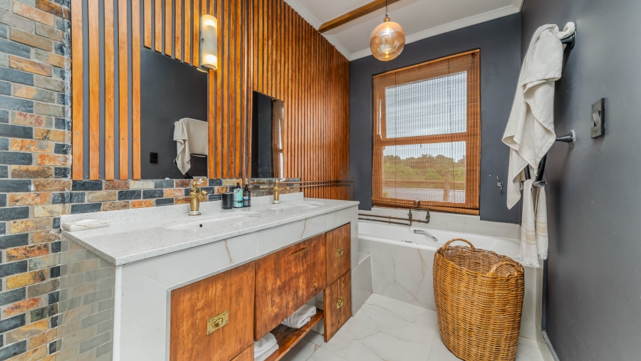 4 Bedroom Property for Sale in Ballito Central KwaZulu-Natal