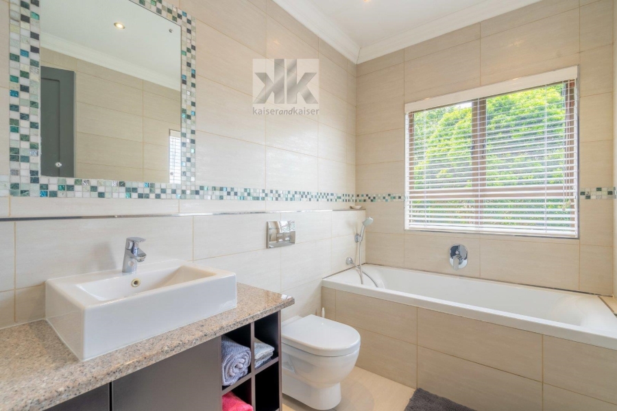 3 Bedroom Property for Sale in Kloof KwaZulu-Natal