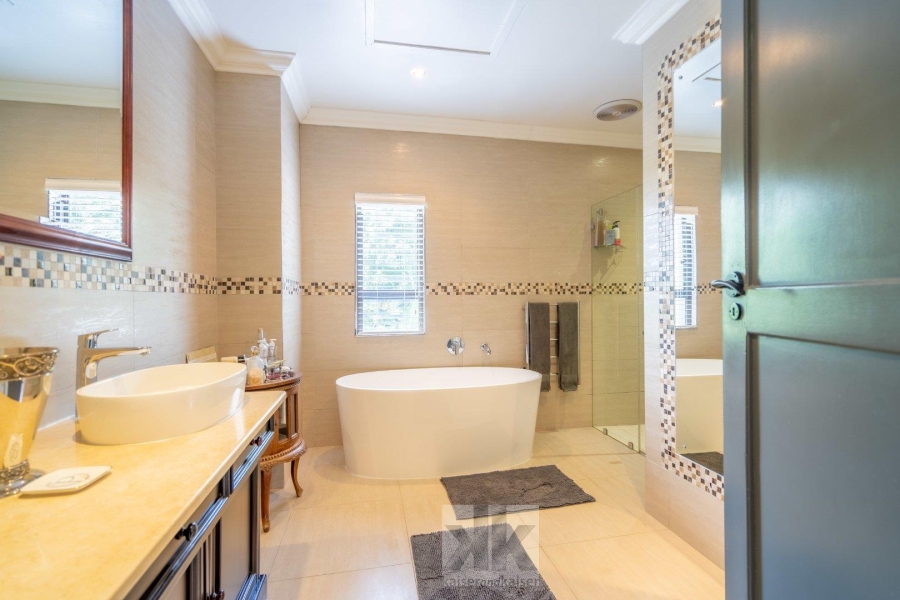 3 Bedroom Property for Sale in Kloof KwaZulu-Natal