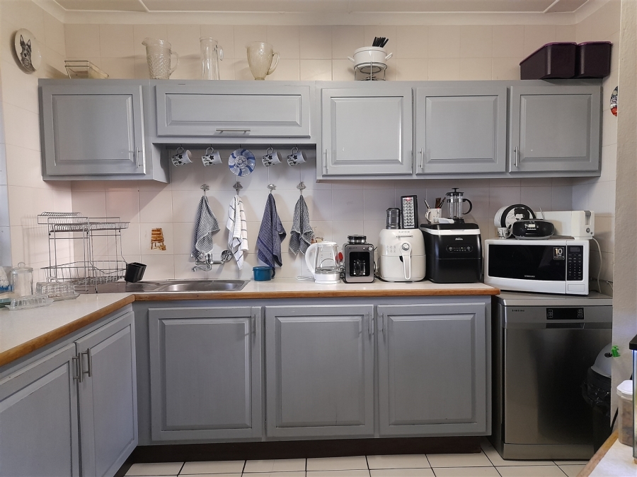 3 Bedroom Property for Sale in Uvongo KwaZulu-Natal