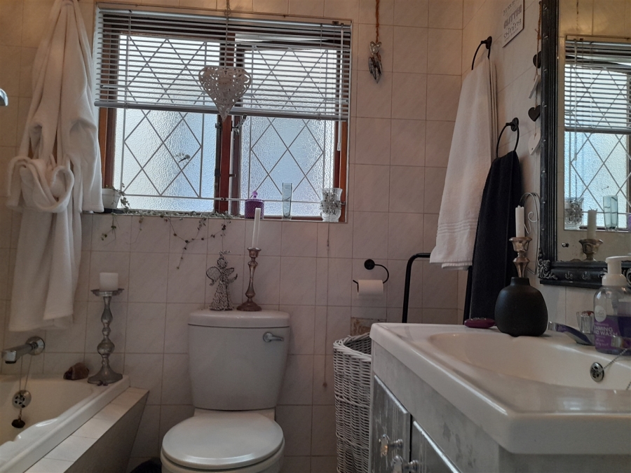 3 Bedroom Property for Sale in Uvongo KwaZulu-Natal