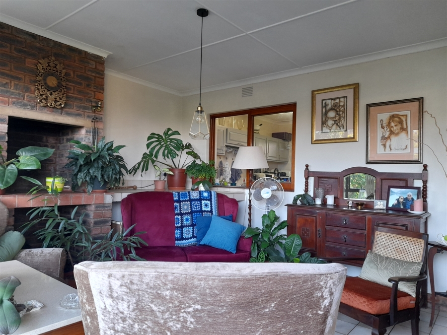 3 Bedroom Property for Sale in Uvongo KwaZulu-Natal