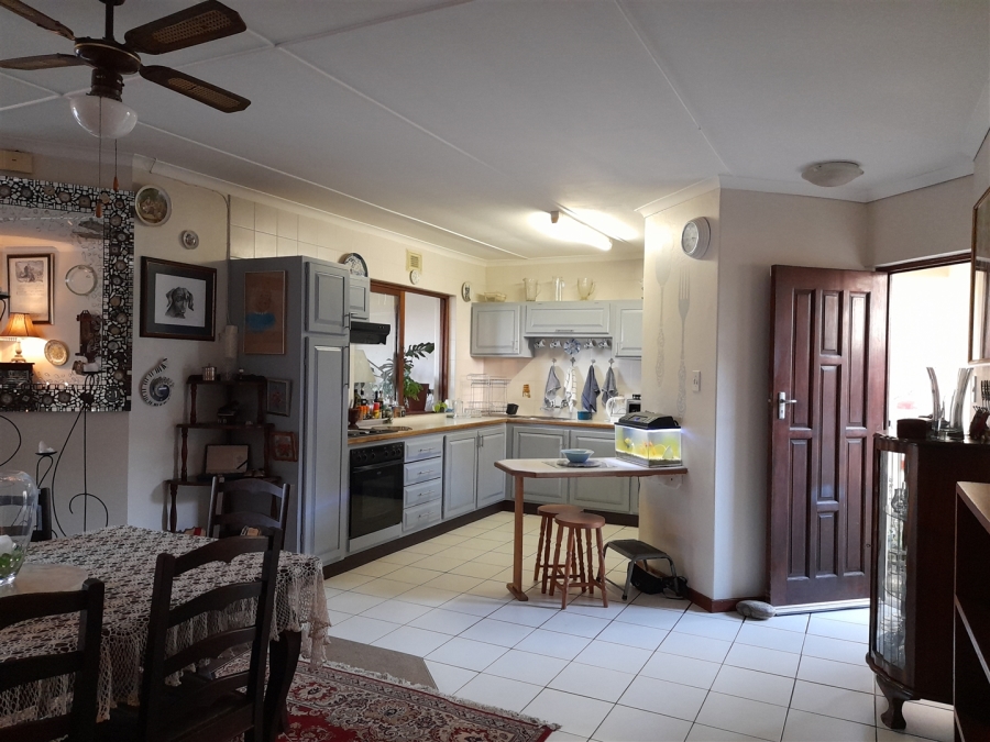 3 Bedroom Property for Sale in Uvongo KwaZulu-Natal