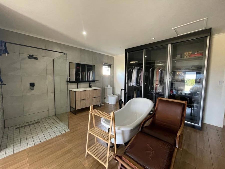 6 Bedroom Property for Sale in Tugela Mouth KwaZulu-Natal