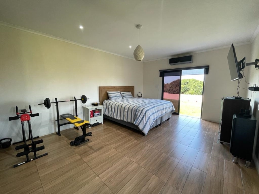 6 Bedroom Property for Sale in Tugela Mouth KwaZulu-Natal
