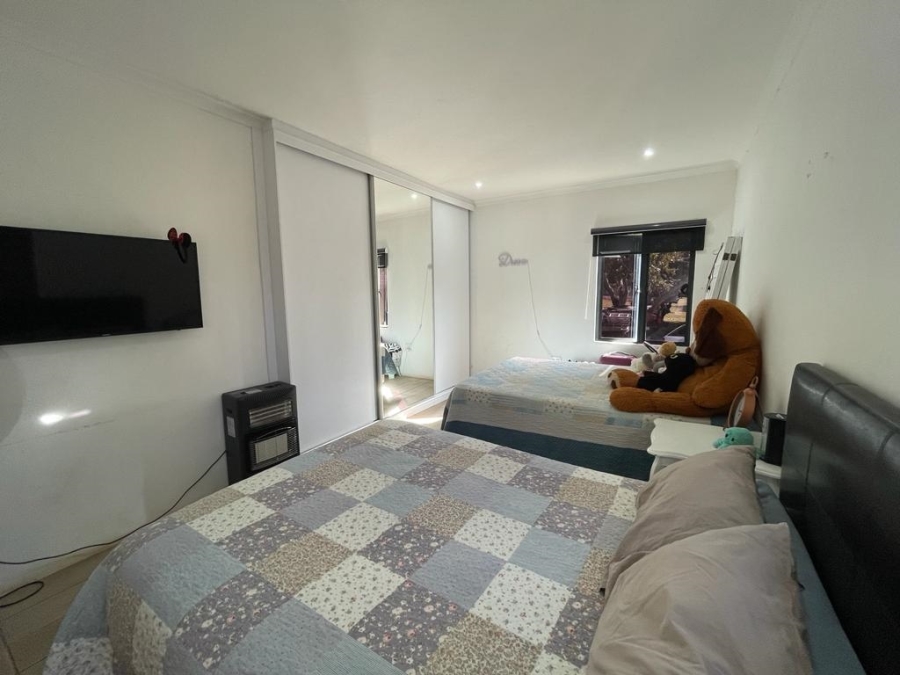 6 Bedroom Property for Sale in Tugela Mouth KwaZulu-Natal
