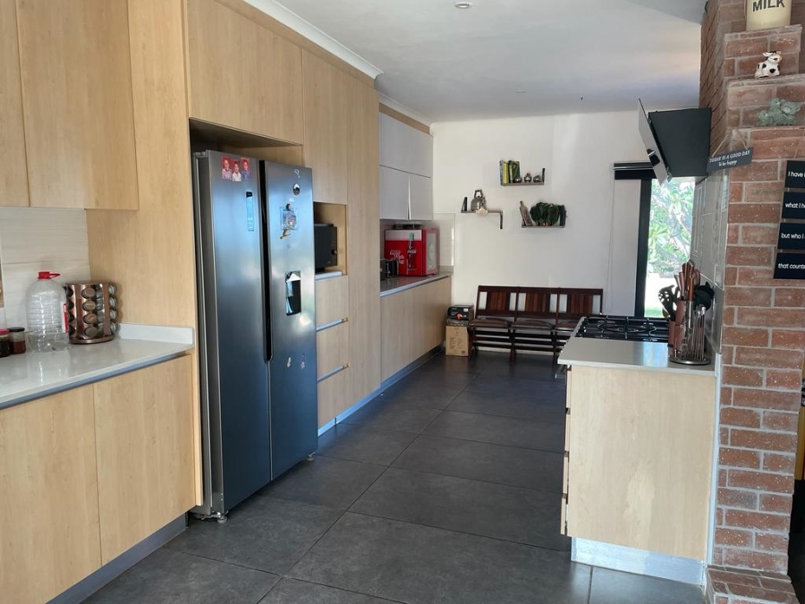 6 Bedroom Property for Sale in Tugela Mouth KwaZulu-Natal