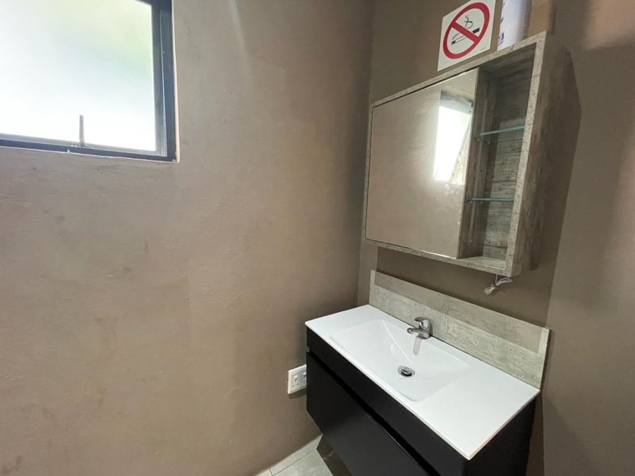 6 Bedroom Property for Sale in Tugela Mouth KwaZulu-Natal