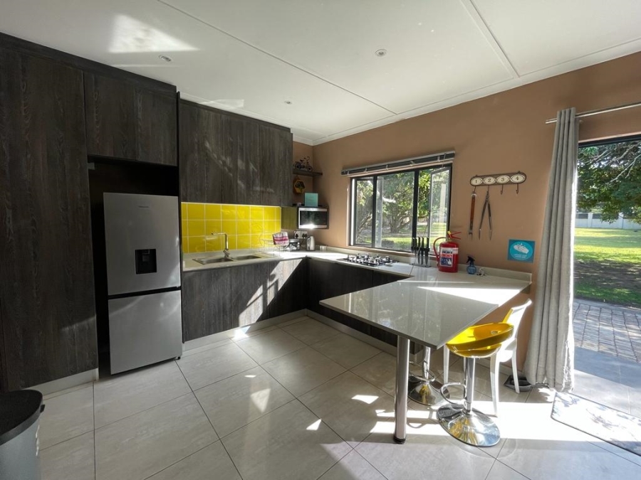 6 Bedroom Property for Sale in Tugela Mouth KwaZulu-Natal