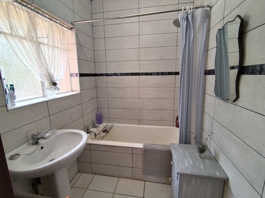 2 Bedroom Property for Sale in Scottburgh Central KwaZulu-Natal