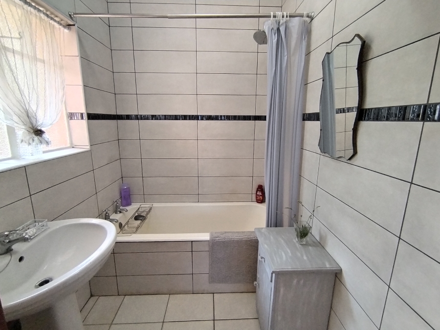 2 Bedroom Property for Sale in Scottburgh Central KwaZulu-Natal