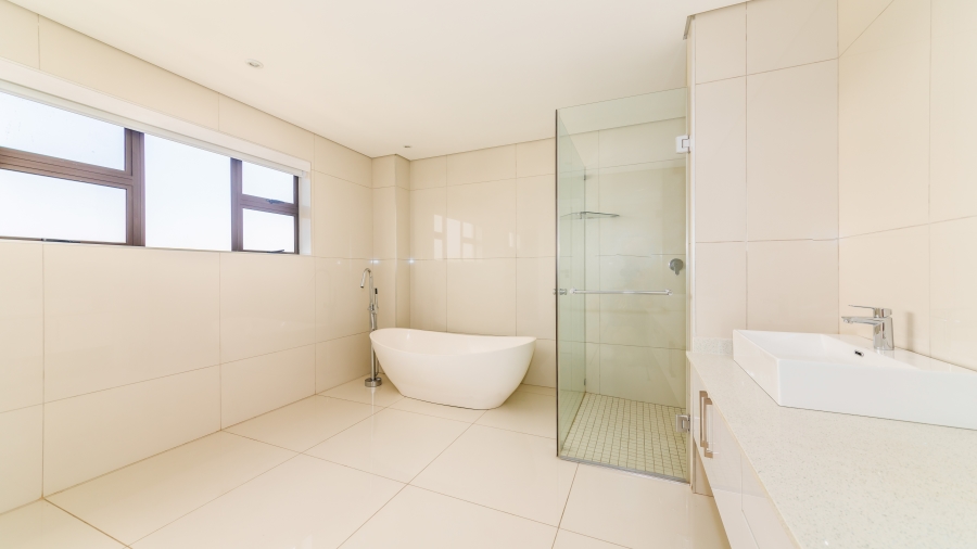 6 Bedroom Property for Sale in Izinga Estate KwaZulu-Natal