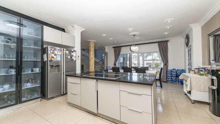 5 Bedroom Property for Sale in Umhlanga KwaZulu-Natal