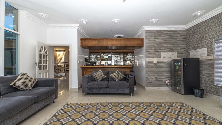 5 Bedroom Property for Sale in Umhlanga KwaZulu-Natal