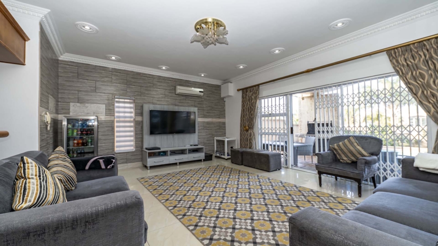 5 Bedroom Property for Sale in Umhlanga KwaZulu-Natal