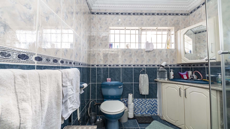 5 Bedroom Property for Sale in Umhlanga KwaZulu-Natal