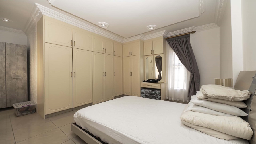 5 Bedroom Property for Sale in Umhlanga KwaZulu-Natal