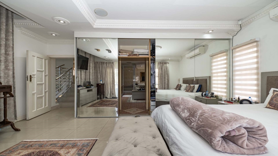 5 Bedroom Property for Sale in Umhlanga KwaZulu-Natal