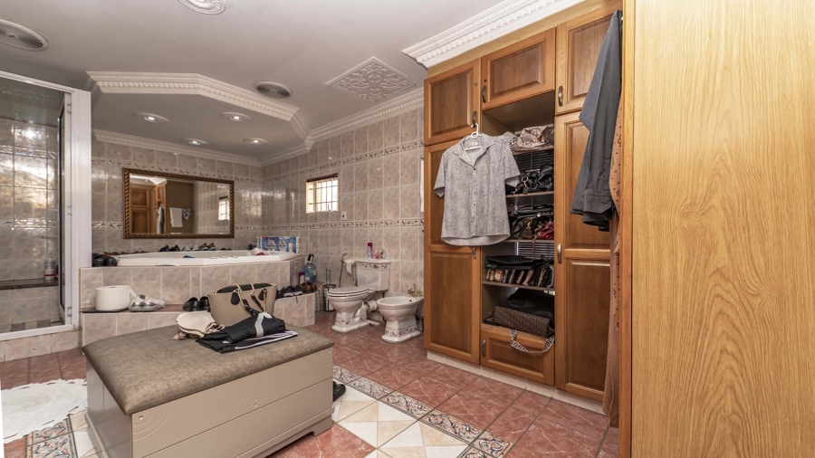 5 Bedroom Property for Sale in Umhlanga KwaZulu-Natal