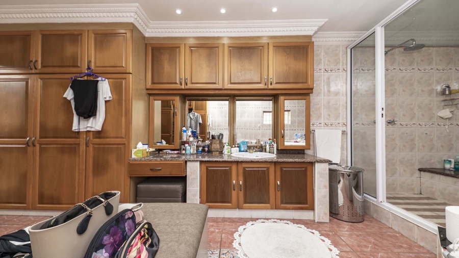 5 Bedroom Property for Sale in Umhlanga KwaZulu-Natal