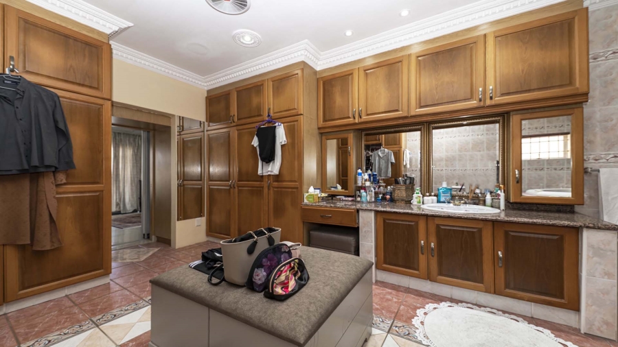 5 Bedroom Property for Sale in Umhlanga KwaZulu-Natal