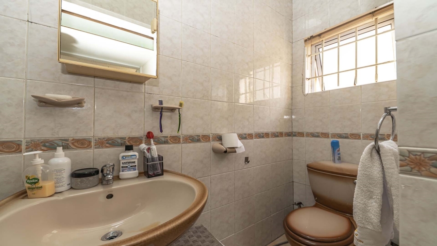 5 Bedroom Property for Sale in Umhlanga KwaZulu-Natal