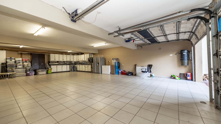 5 Bedroom Property for Sale in Umhlanga KwaZulu-Natal