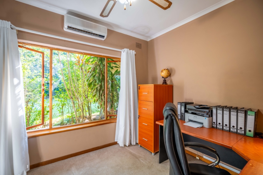 4 Bedroom Property for Sale in Winston Park KwaZulu-Natal