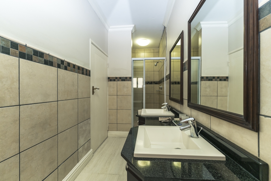 6 Bedroom Property for Sale in Prince