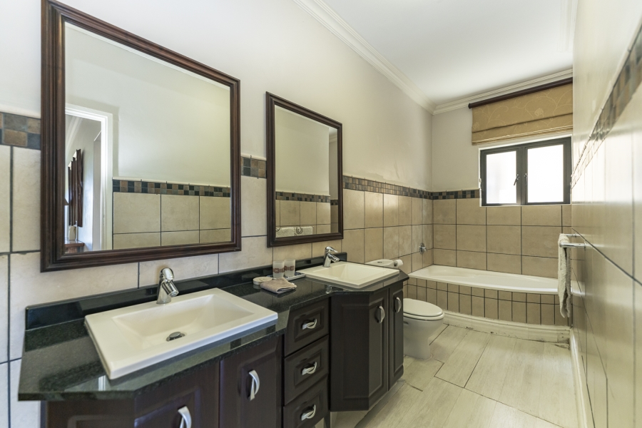 6 Bedroom Property for Sale in Prince