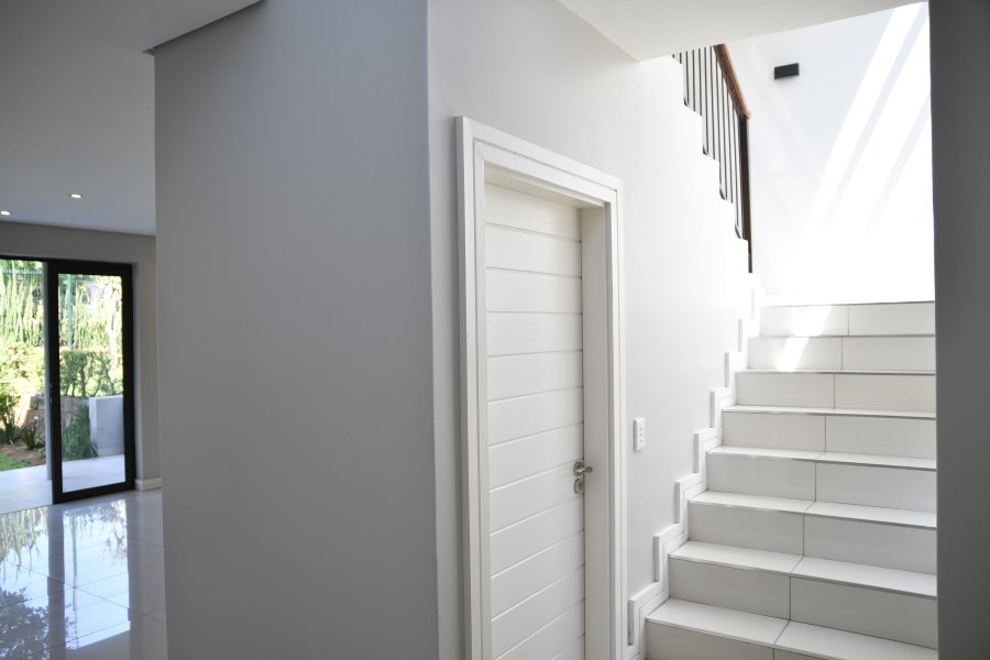 5 Bedroom Property for Sale in Izinga Estate KwaZulu-Natal