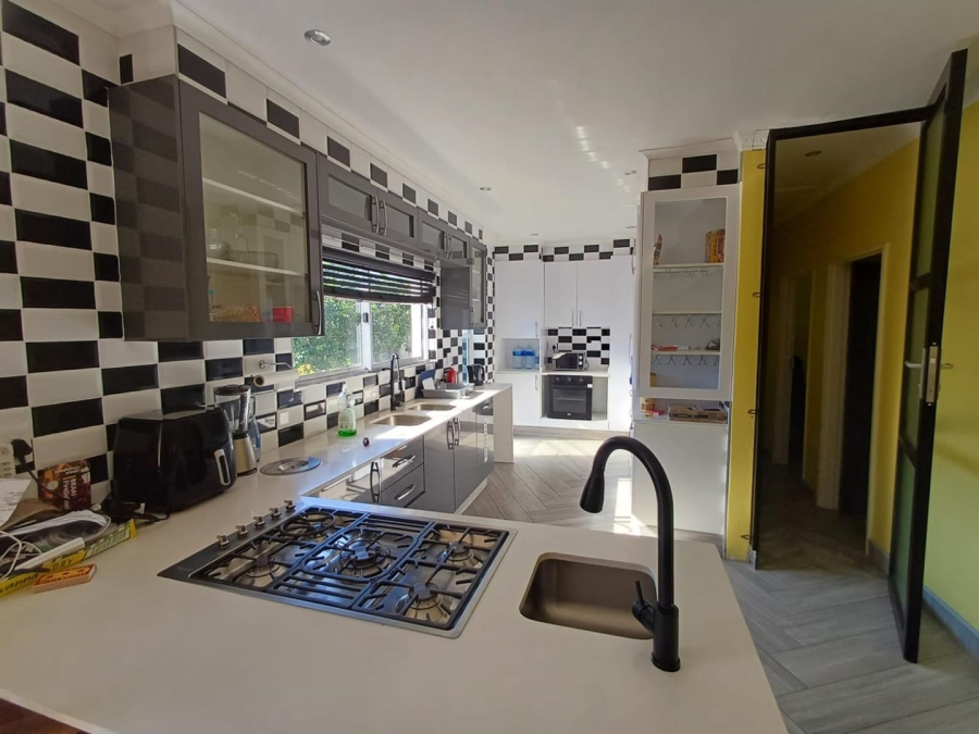 4 Bedroom Property for Sale in Meer En See KwaZulu-Natal