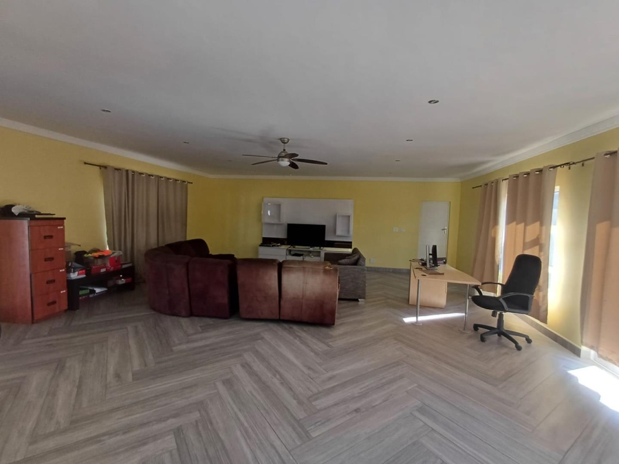 4 Bedroom Property for Sale in Meer En See KwaZulu-Natal