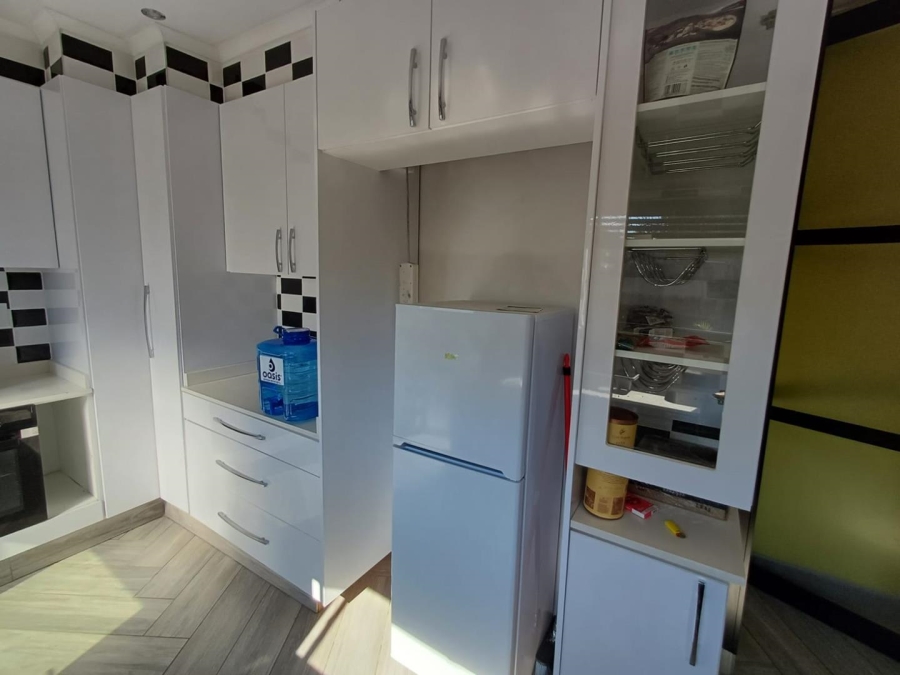 4 Bedroom Property for Sale in Meer En See KwaZulu-Natal