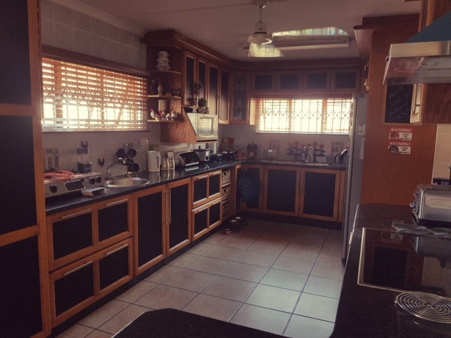 6 Bedroom Property for Sale in Veld En Vlei KwaZulu-Natal