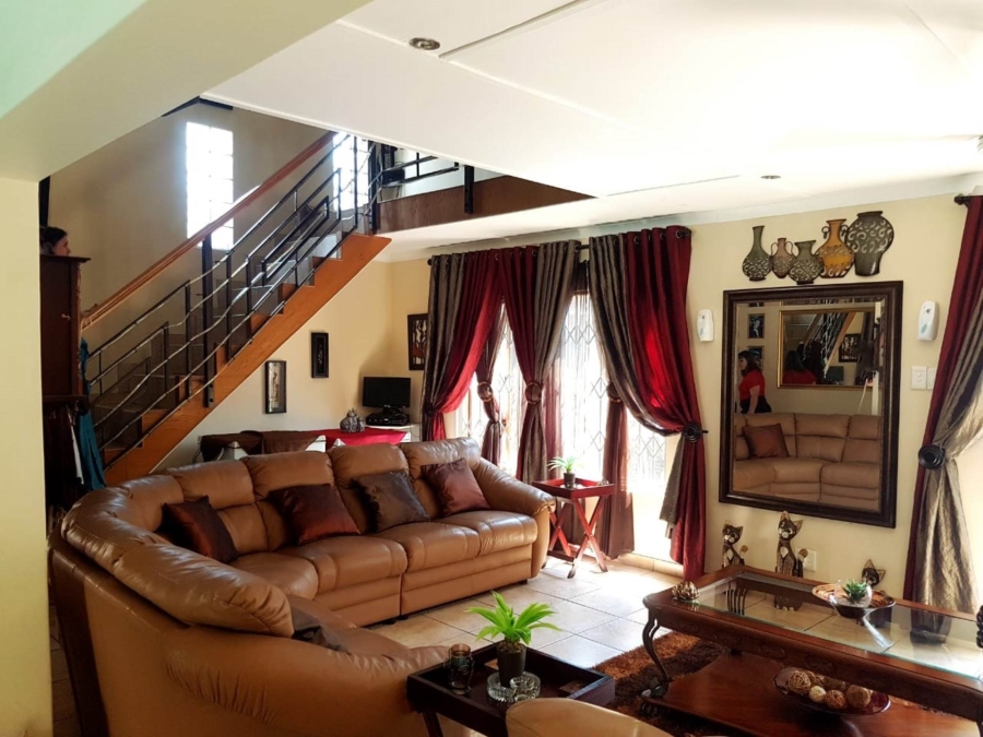 6 Bedroom Property for Sale in Veld En Vlei KwaZulu-Natal