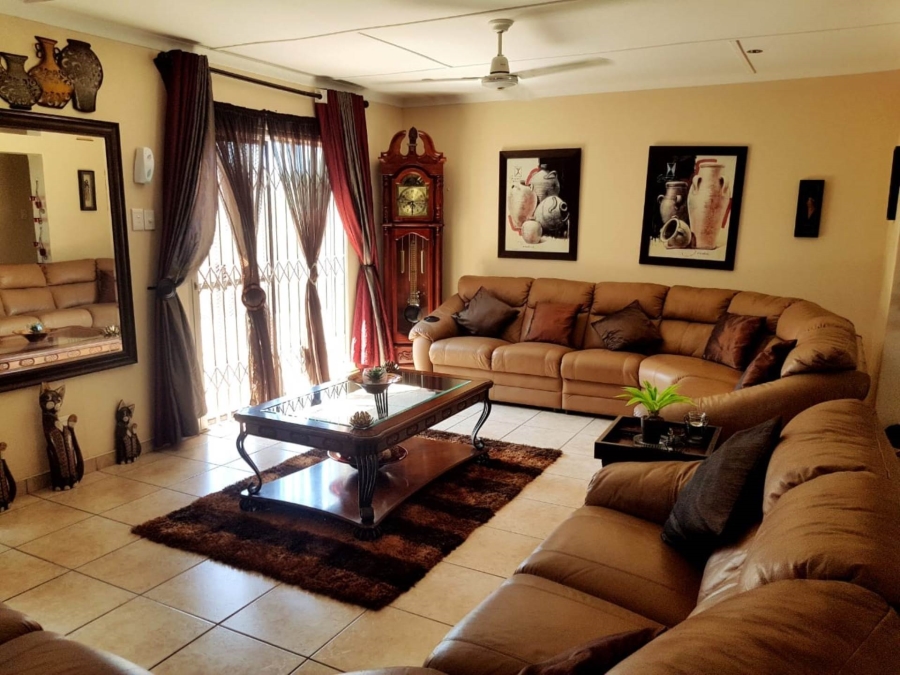 6 Bedroom Property for Sale in Veld En Vlei KwaZulu-Natal