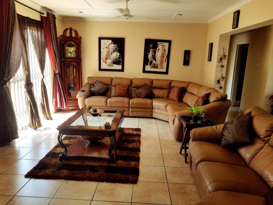 6 Bedroom Property for Sale in Veld En Vlei KwaZulu-Natal
