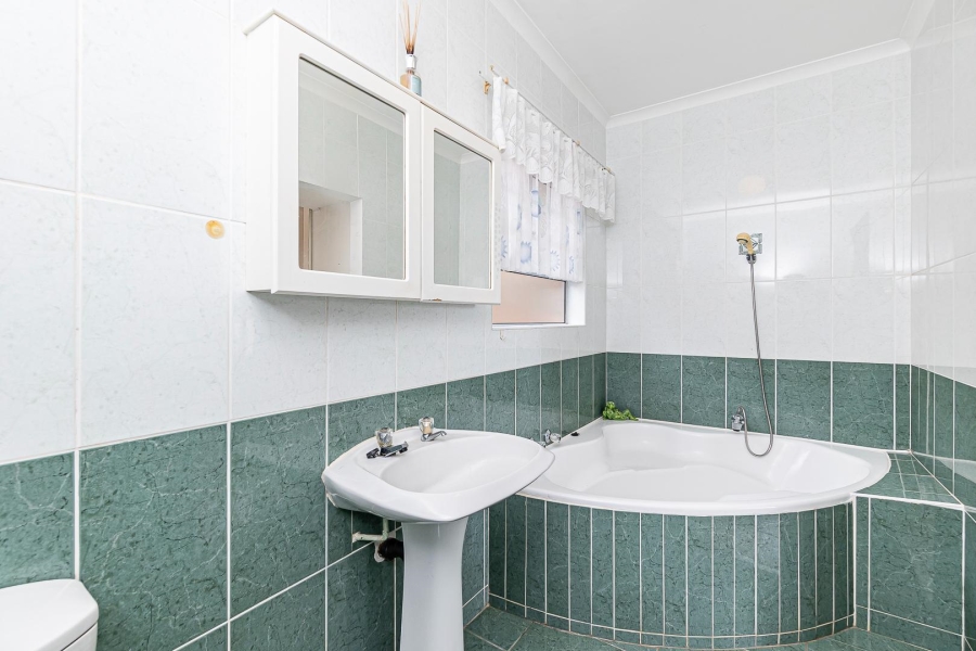 4 Bedroom Property for Sale in Amanzimtoti KwaZulu-Natal